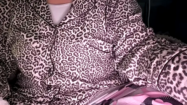 Snapshot of SEXY-ZENA chatting on November 29, 2025, 1:06 am SEXY-ZENA online show from November 29, 2025, 1:06 am