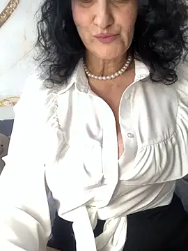 Snapshot of Katie-n chatting on February 4, 2026, 7:25 am Katie-n online show from February 4, 2026, 7:25 am