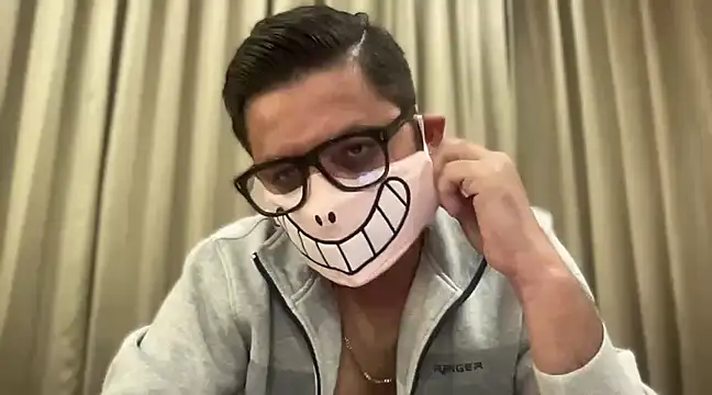 Snapshot of slavekinky001 chatting on January 13, 2025, 8:04 pm slavekinky001 online show from January 13, 2025, 8:04 pm