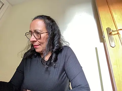 Snapshot of sweeviolet chatting on January 23, 2025, 2:17 pm sweeviolet online show from January 23, 2025, 2:17 pm