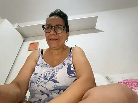 Snapshot of sweeviolet chatting on May 25, 2026, 6:34 am sweeviolet online show from May 25, 2026, 6:34 am