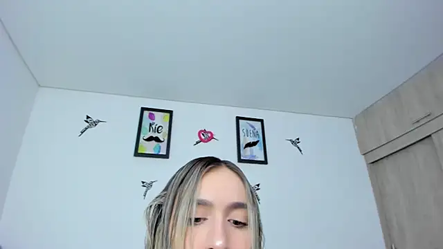 im sarah34 online show from November 15, 2025, 6:45 pm