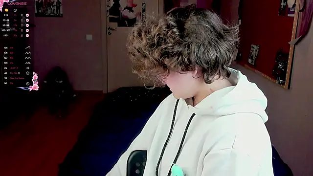 Snapshot of Sashy_Way chatting on January 28, 2025, 3:35 pm Sashy Way online show from January 28, 2025, 3:35 pm