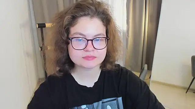 Snapshot of Sashy_Way chatting on September 18, 2025, 9:29 pm Sashy Way online show from September 18, 2025, 9:29 pm