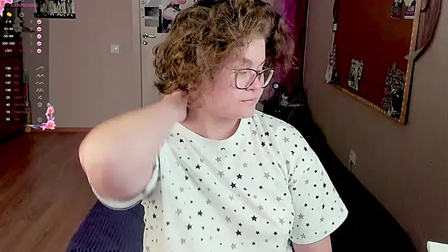 Snapshot of Sashy_Way chatting on February 13, 2025, 12:32 pm Sashy Way online show from February 13, 2025, 12:32 pm