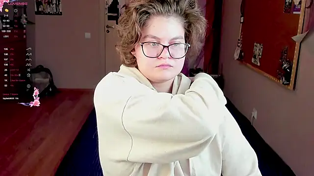 Snapshot of Sashy_Way chatting on January 5, 2025, 2:52 pm Sashy Way online show from January 5, 2025, 2:52 pm