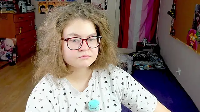 Snapshot of Sashy_Way chatting on December 16, 2025, 10:19 am Sashy Way online show from December 16, 2025, 10:19 am