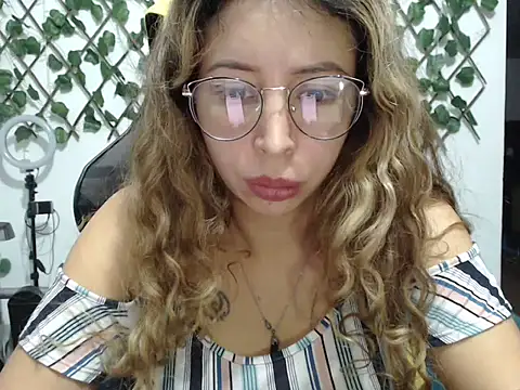 Snapshot of jeiana4u chatting on June 1, 2026, 12:44 am jeiana4u online show from June 1, 2026, 12:44 am