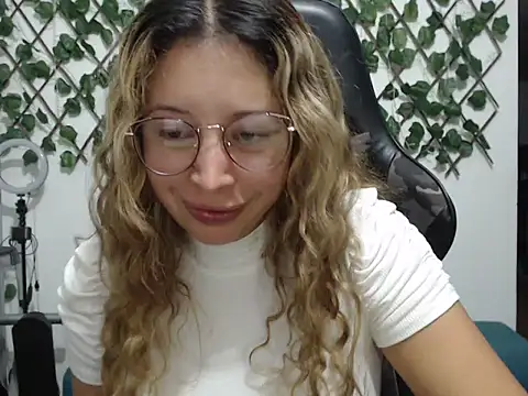 Snapshot of jeiana4u chatting on May 11, 2026, 4:25 am jeiana4u online show from May 11, 2026, 4:25 am