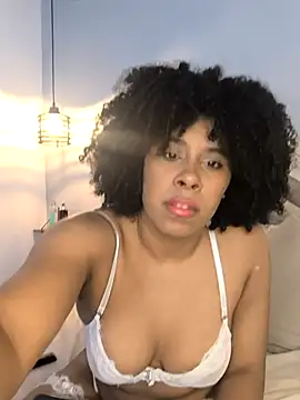 Snapshot of EmmilyBrant chatting on March 5, 2025, 11:27 pm EmmilyBrant online show from March 5, 2025, 11:27 pm