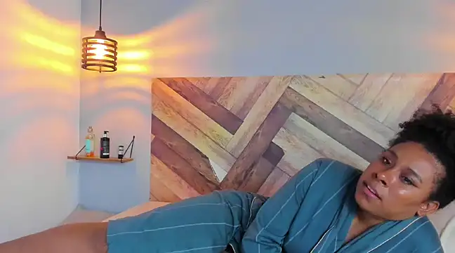 Snapshot of EmmilyBrant chatting on March 2, 2025, 5:44 am EmmilyBrant online show from March 2, 2025, 5:44 am