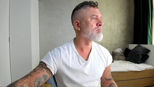 Snapshot of BlowMyXXL chatting on September 9, 2025, 4:55 am BlowMyXXL online show from September 9, 2025, 4:55 am