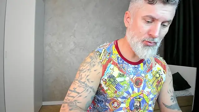 Snapshot of BlowMyXXL chatting on January 9, 2025, 10:41 pm BlowMyXXL online show from January 9, 2025, 10:41 pm