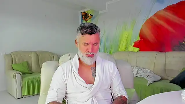 Snapshot of BlowMyXXL chatting on January 6, 2026, 6:45 pm BlowMyXXL online show from January 6, 2026, 6:45 pm