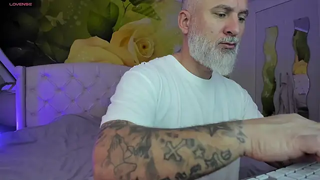 Snapshot of BlowMyXXL chatting on January 17, 2026, 10:52 am BlowMyXXL online show from January 17, 2026, 10:52 am