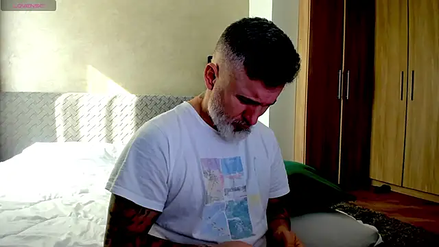 Snapshot of BlowMyXXL chatting on February 26, 2025, 8:39 am BlowMyXXL online show from February 26, 2025, 8:39 am