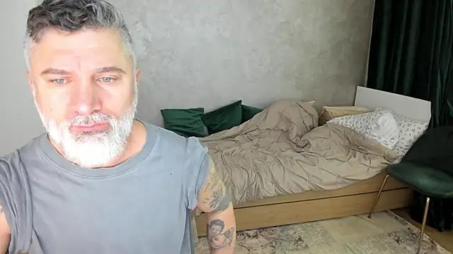 Snapshot of BlowMyXXL chatting on February 8, 2025, 9:03 am BlowMyXXL online show from February 8, 2025, 9:03 am