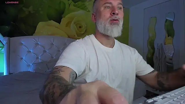 Snapshot of BlowMyXXL chatting on January 18, 2026, 10:51 am BlowMyXXL online show from January 18, 2026, 10:51 am