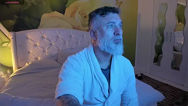 Snapshot of BlowMyXXL chatting on January 11, 2026, 8:32 am BlowMyXXL online show from January 11, 2026, 8:32 am