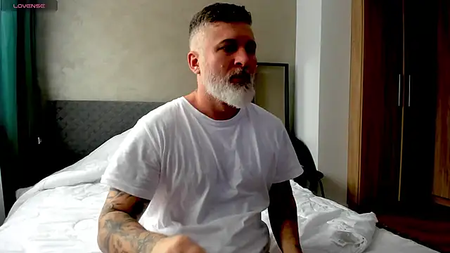 Snapshot of BlowMyXXL chatting on March 19, 2025, 10:44 am BlowMyXXL online show from March 19, 2025, 10:44 am