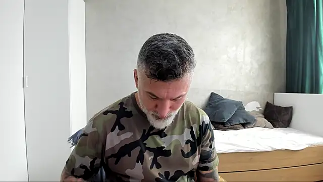 Snapshot of BlowMyXXL chatting on September 10, 2025, 6:12 am BlowMyXXL online show from September 10, 2025, 6:12 am