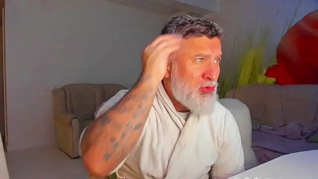 Snapshot of BlowMyXXL chatting on January 7, 2026, 8:14 pm BlowMyXXL online show from January 7, 2026, 8:14 pm