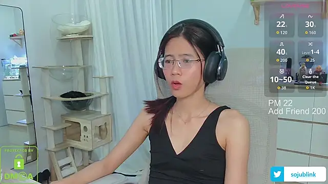 littlemiilk online show from November 15, 2025, 7:56 am