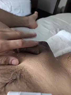 Snapshot of RandomGuy420lol chatting on December 14, 2025, 11:05 am RandomGuy420lol online show from December 14, 2025, 11:05 am