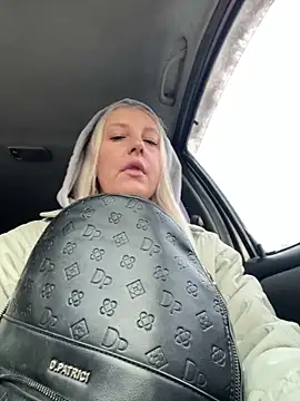 Snapshot of MerlinDave chatting on November 22, 2025, 3:05 am MerlinDave online show from November 22, 2025, 3:05 am