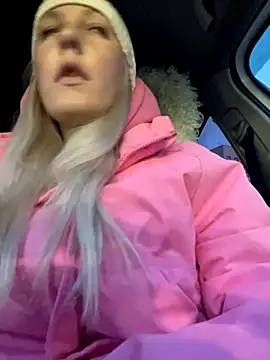 Snapshot of MerlinDave chatting on November 28, 2025, 2:01 am MerlinDave online show from November 28, 2025, 2:01 am