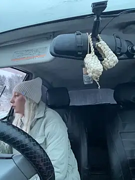 Snapshot of MerlinDave chatting on November 7, 2025, 1:43 am MerlinDave online show from November 7, 2025, 1:43 am