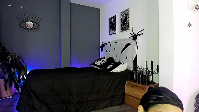 Raven Witch  online show from January 12, 2026, 4:03 pm