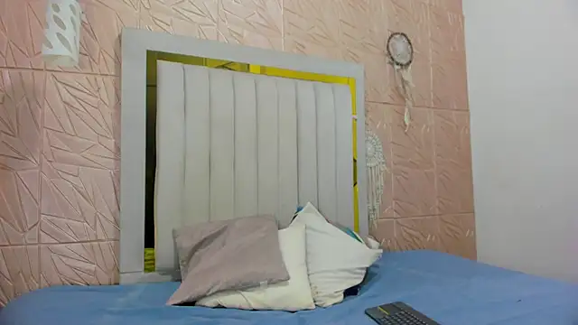 Ammy Connor1 online show from November 11, 2025, 8:36 pm