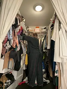 Snapshot of GingerSnap33 chatting on October 28, 2025, 4:35 am GingerSnap33 online show from October 28, 2025, 4:35 am