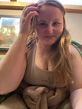 Snapshot of GingerSnap33 chatting on December 3, 2025, 8:08 pm GingerSnap33 online show from December 3, 2025, 8:08 pm