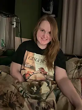 Snapshot of GingerSnap33 chatting on March 10, 2026, 3:10 am GingerSnap33 online show from March 10, 2026, 3:10 am