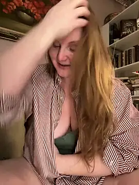 Snapshot of GingerSnap33 chatting on March 5, 2026, 3:14 am GingerSnap33 online show from March 5, 2026, 3:14 am