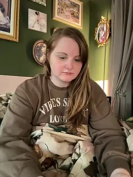 Snapshot of GingerSnap33 chatting on March 2, 2025, 12:42 am GingerSnap33 online show from March 2, 2025, 12:42 am