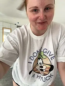 Snapshot of GingerSnap33 chatting on September 30, 2025, 7:09 pm GingerSnap33 online show from September 30, 2025, 7:09 pm