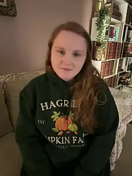 Snapshot of GingerSnap33 chatting on February 22, 2025, 2:06 am GingerSnap33 online show from February 22, 2025, 2:06 am