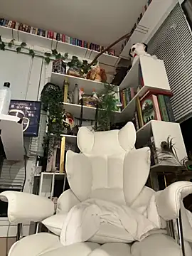 Snapshot of GingerSnap33 chatting on February 12, 2025, 7:02 am GingerSnap33 online show from February 12, 2025, 7:02 am