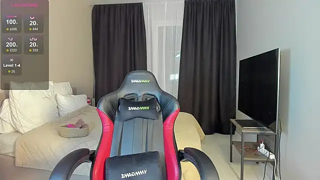 Snapshot of Princess_Zelda chatting on November 18, 2025, 1:10 am Princess Zelda online show from November 18, 2025, 1:10 am