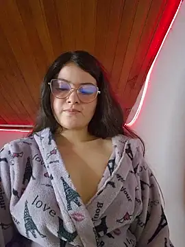 juli05star20 online show from March 30, 2026, 2:35 am