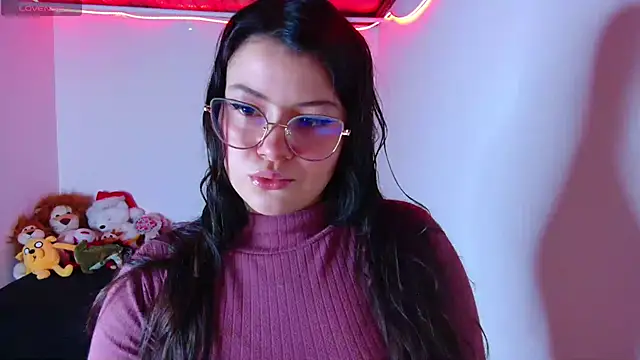 juli05star20 online show from December 18, 2025, 4:06 am