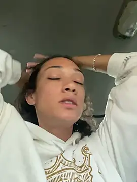 Snapshot of starrynikki chatting on May 26, 2026, 2:04 pm starrynikki online show from May 26, 2026, 2:04 pm