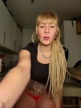 Snapshot of Jenna-Lia chatting on December 14, 2024, 6:46 am Jenna-Lia online show from December 14, 2024, 6:46 am