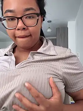 XMara online show from October 30, 2025, 4:59 pm