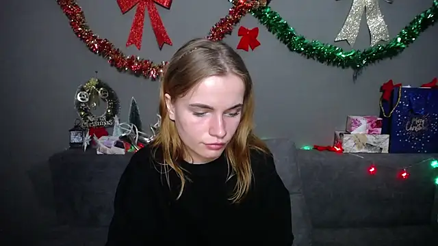 Snapshot of MargaritaKiss chatting on December 15, 2025, 7:31 pm MargaritaKiss online show from December 15, 2025, 7:31 pm