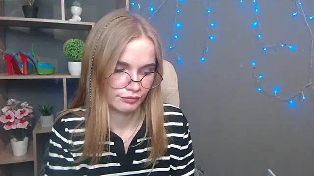 Snapshot of MargaritaKiss chatting on November 9, 2025, 8:24 pm MargaritaKiss online show from November 9, 2025, 8:24 pm