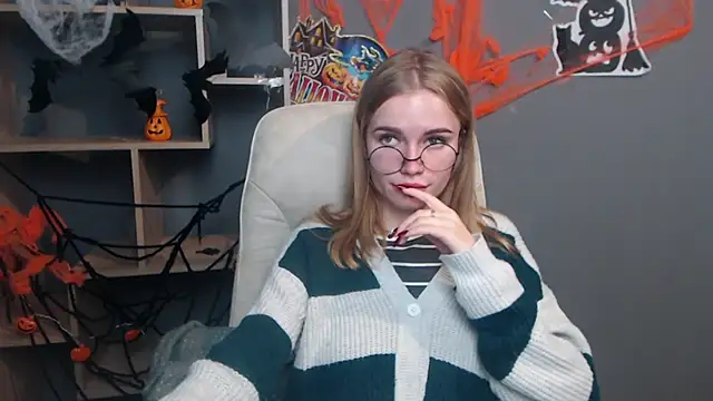 Snapshot of MargaritaKiss chatting on November 2, 2025, 8:36 pm MargaritaKiss online show from November 2, 2025, 8:36 pm